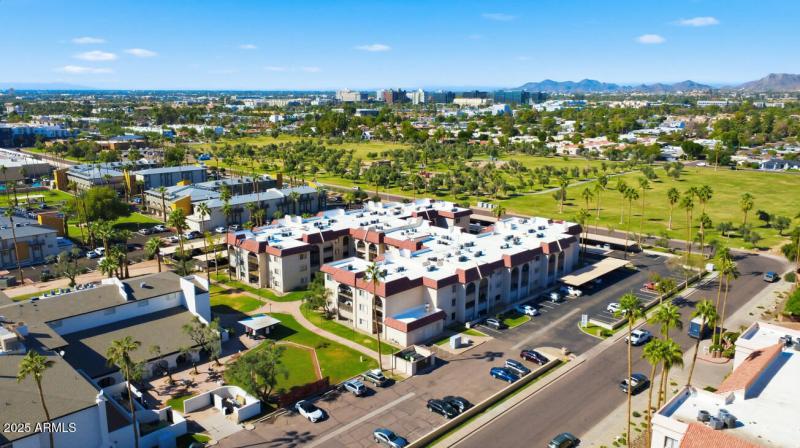 3033 E Devonshire Ave, Unit 1023-37