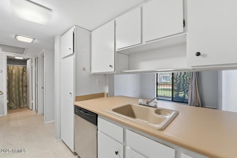 3033 E Devonshire Ave, Unit 1023-09