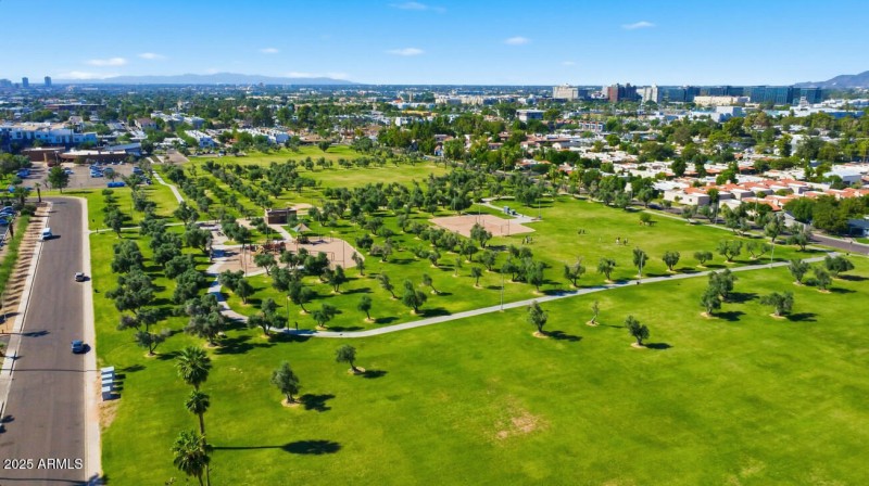 3033 E Devonshire Ave, Unit 1023-33