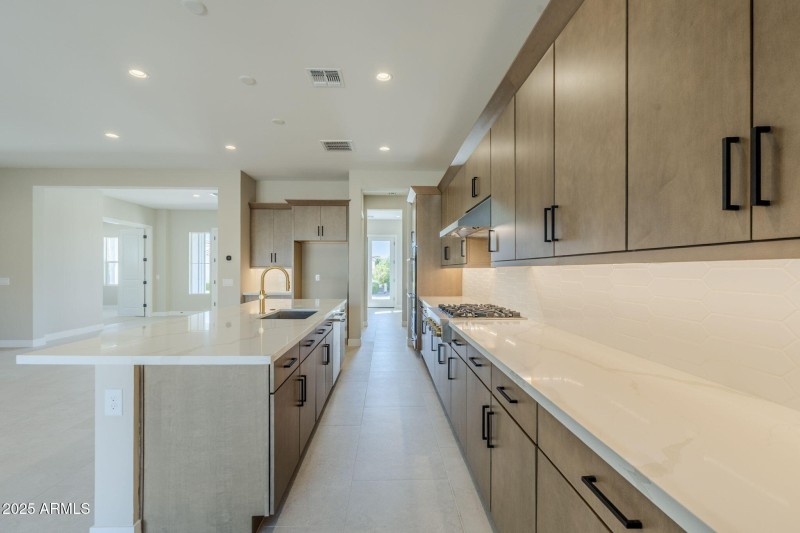 24-web-or-mls-Loma-24