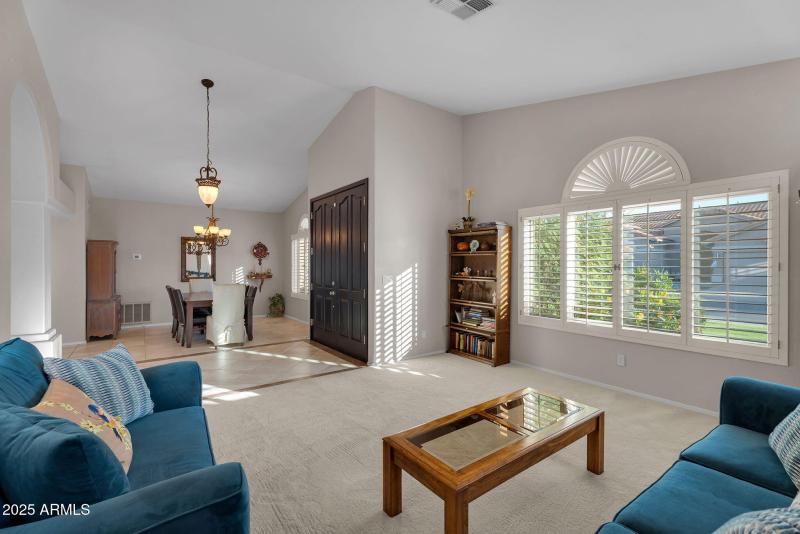 Formal living & dining rooms