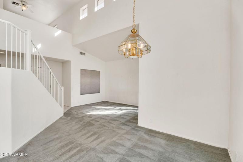 13-web-or-mls-2905 E Glenhaven Dr-7