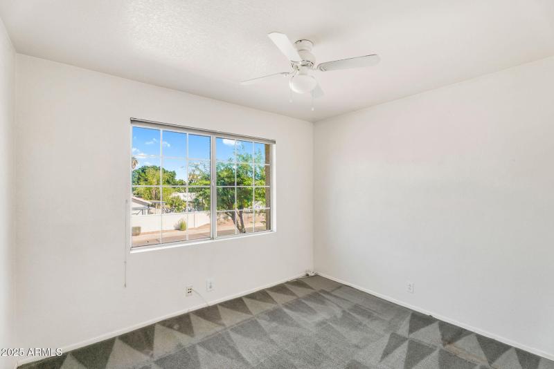 18-web-or-mls-2905 E Glenhaven Dr-10