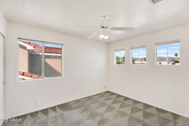 27-web-or-mls-2905 E Glenhaven Dr-28