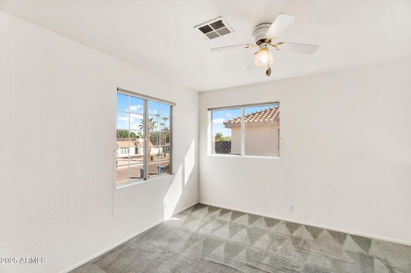 29-web-or-mls-2905 E Glenhaven Dr-31