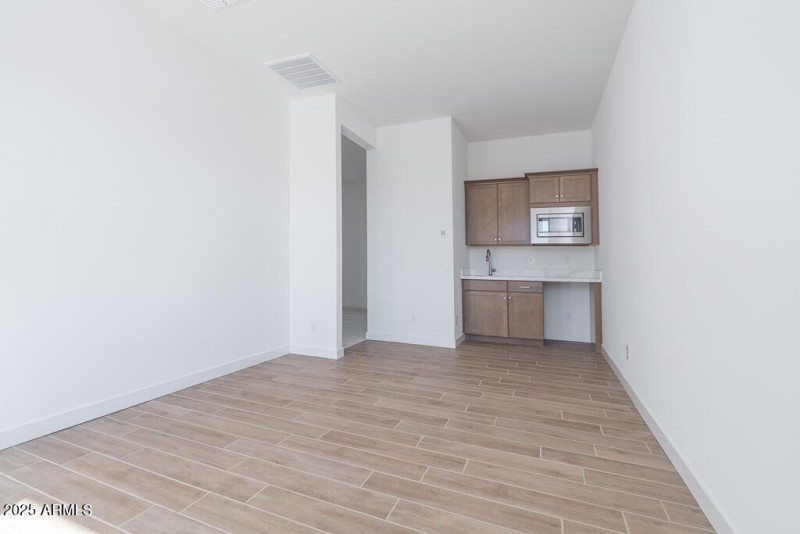 Tri Pointe Blossom Rock 492 - Gensmart L