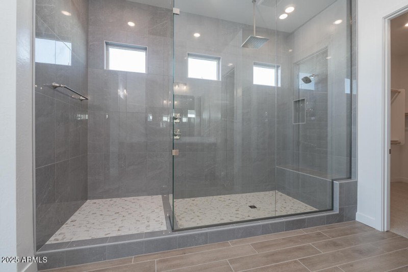 Tri Pointe Blossom Rock 492 - Primary Ba