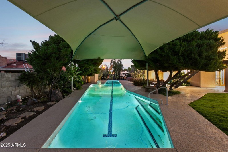 61-web-or-mls-11816-n-bancroft-dr