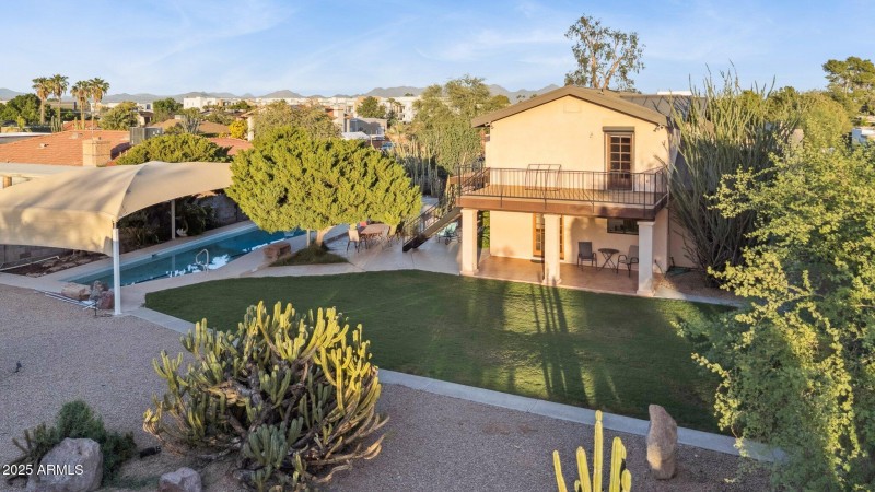 73-web-or-mls-11816-n-bancroft-dr