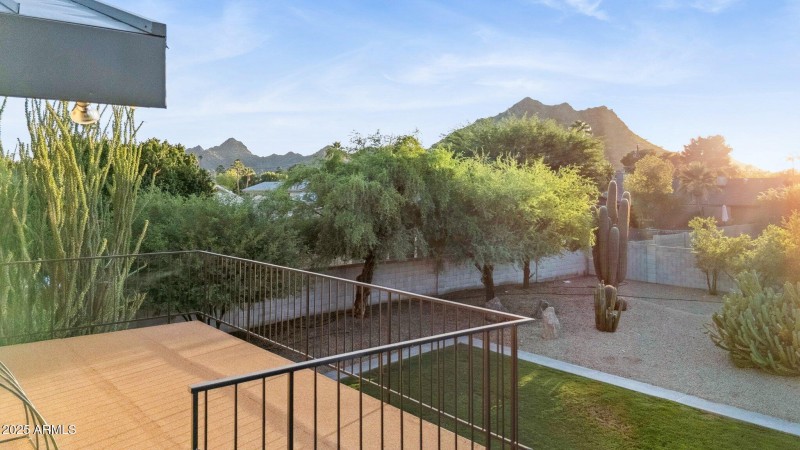 76-web-or-mls-11816-n-bancroft-dr