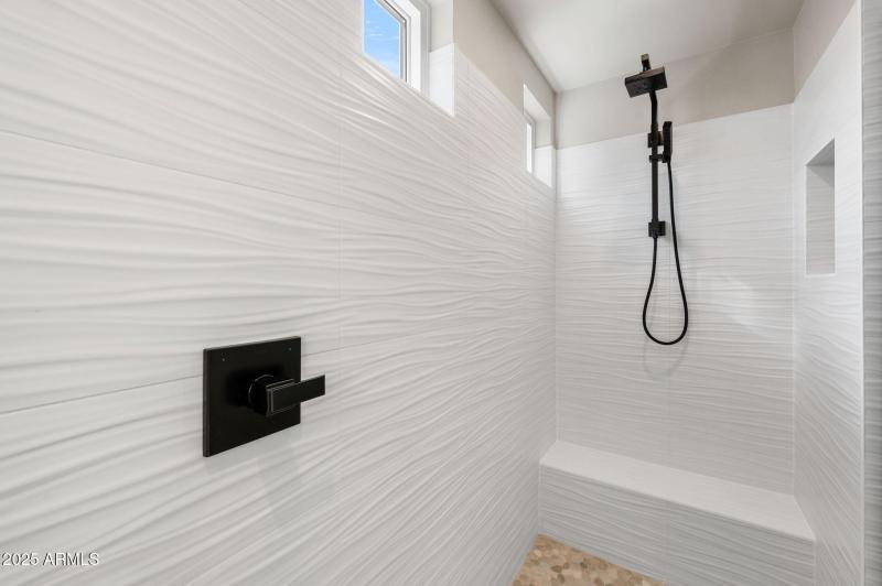 23-Primary Bathroom (2)