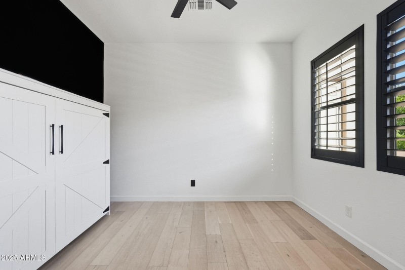 BR 3 with murphy bed