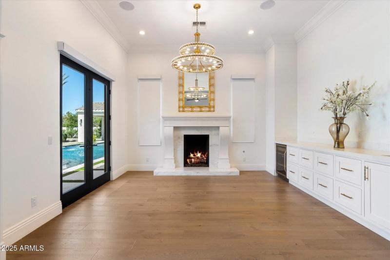 Primary sitting & fire place