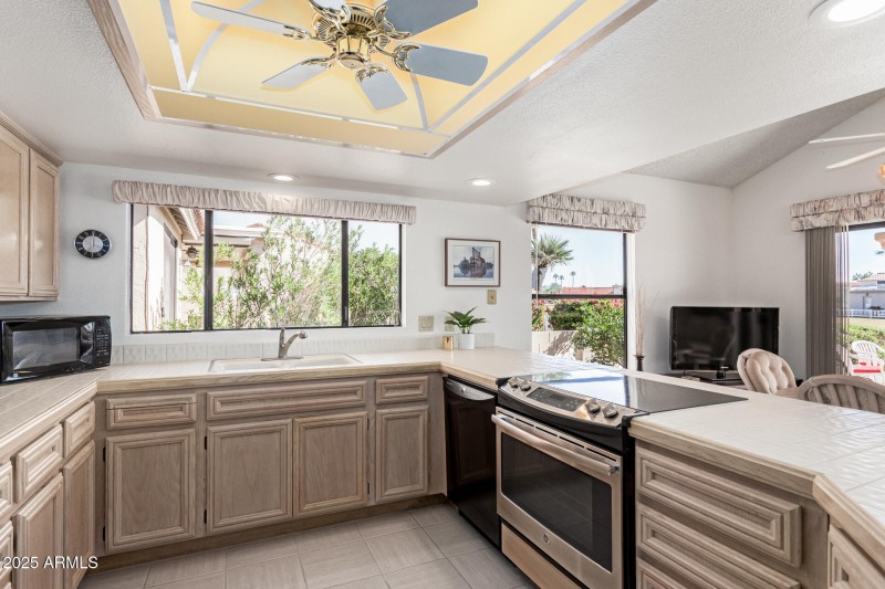 20 Lots of Cabinet Space