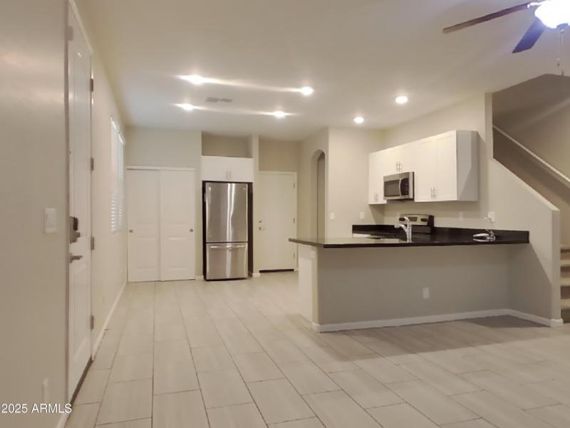 4_pc_7YaYqNuCUA_jGcFeM0LSX_other_room_T8