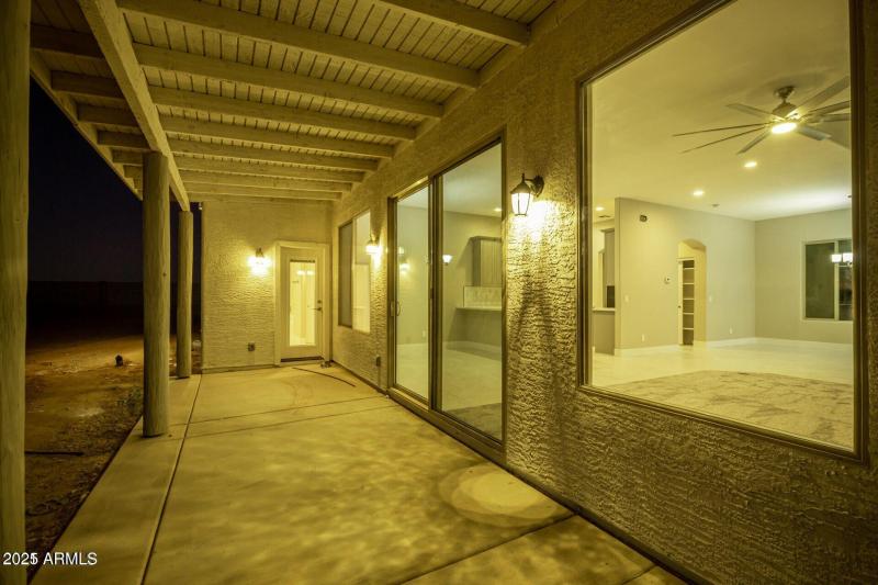 20211129191653623939000000-o