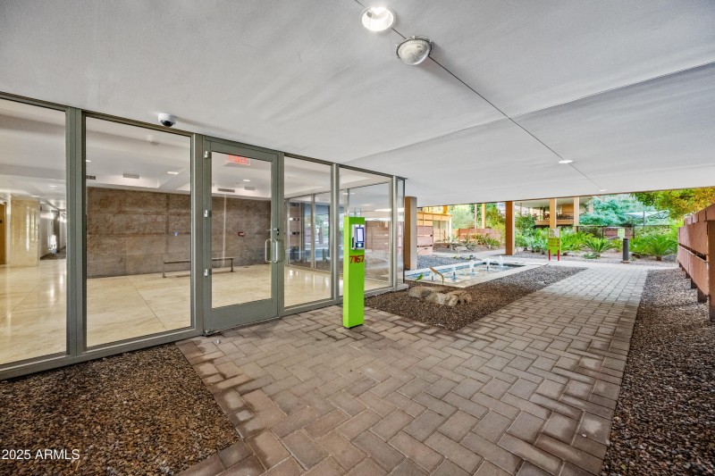 1-7167ERVD4008-ocupix