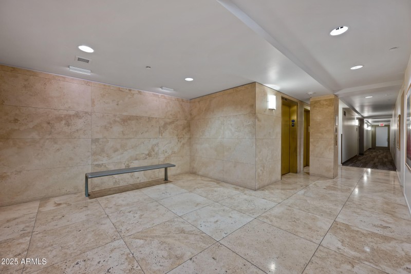 27-OptimaCamelview-ocupix-Comm