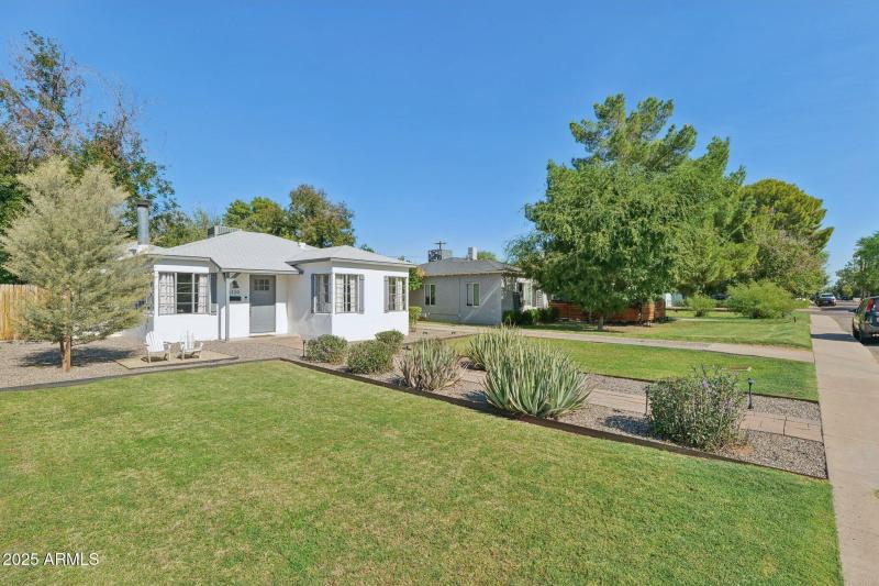 3-web-or-mls-1110-w-heatherbrae-dr