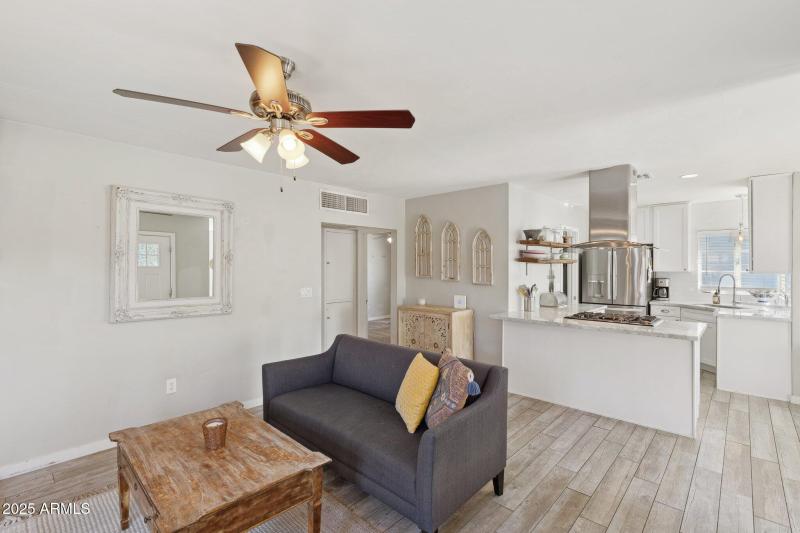 8-web-or-mls-1110-w-heatherbrae-dr