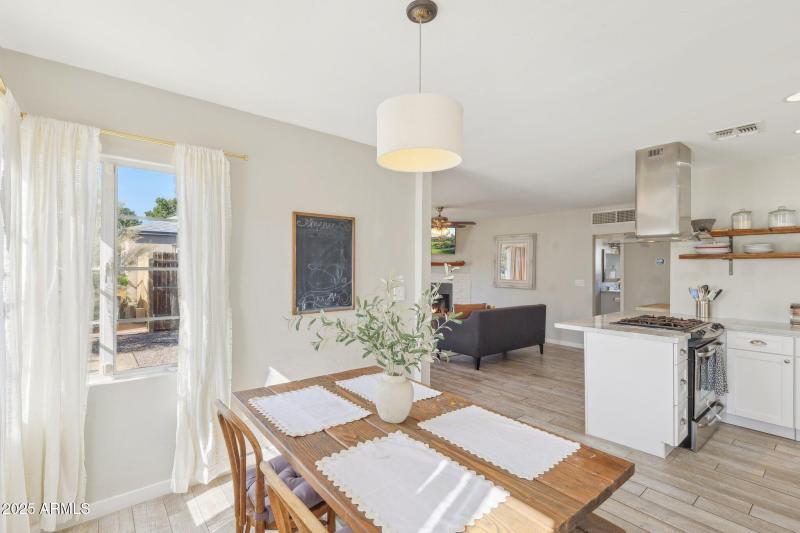 17-web-or-mls-1110-w-heatherbrae-dr