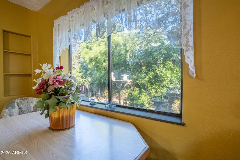 7RV06245-HDR-2 (2) kitchen 4