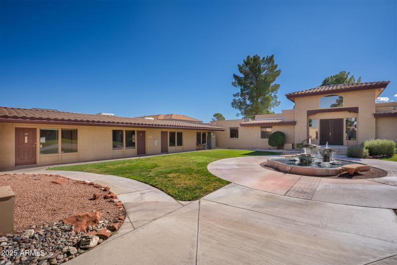 EIland Plaza_Exterior 10