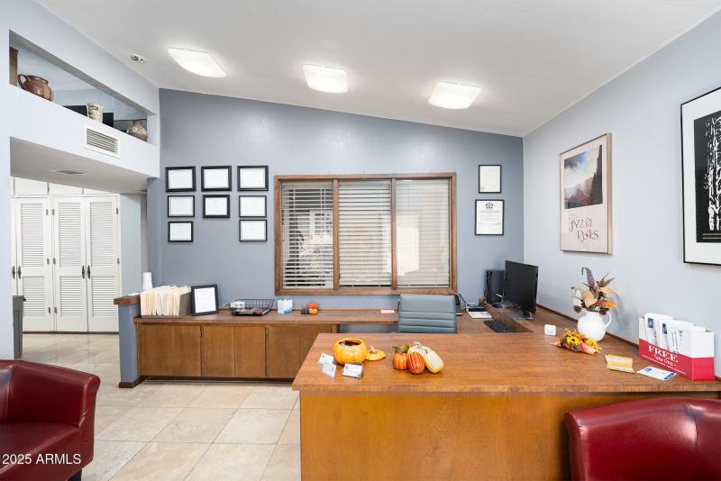 EIland Plaza_Office 2_2