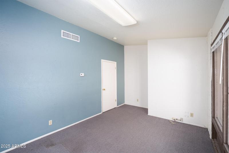 EIland Plaza_Office 3_6