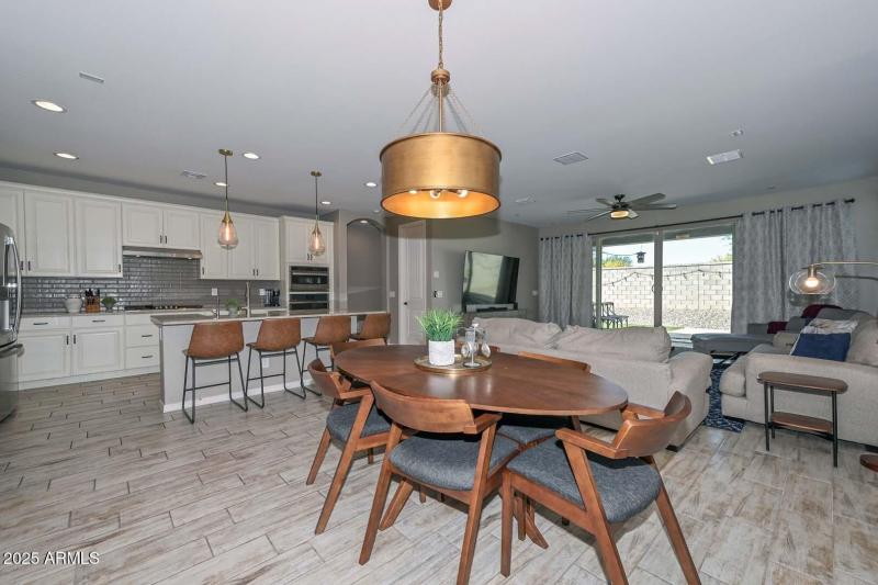 Breakfast Room-Kitchen