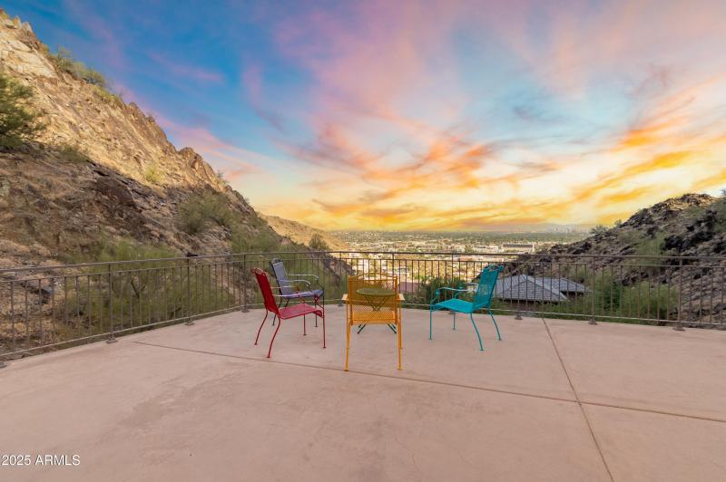 Patio for Dinner, Friends & Social