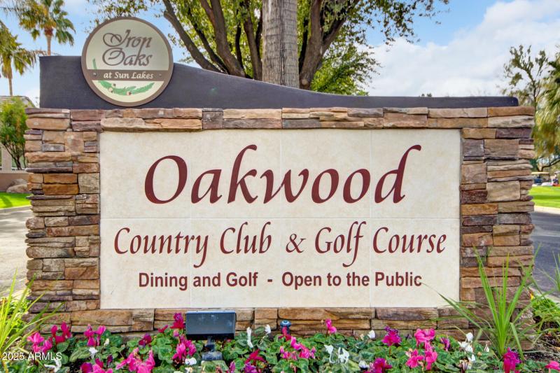 Oakwood Country Club Sign