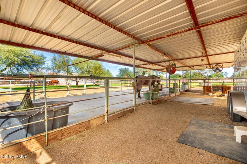 Stalls w/ auto waterers