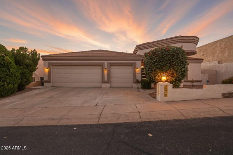 2-web-or-mls-18422 N 14th St Phoenix, AZ