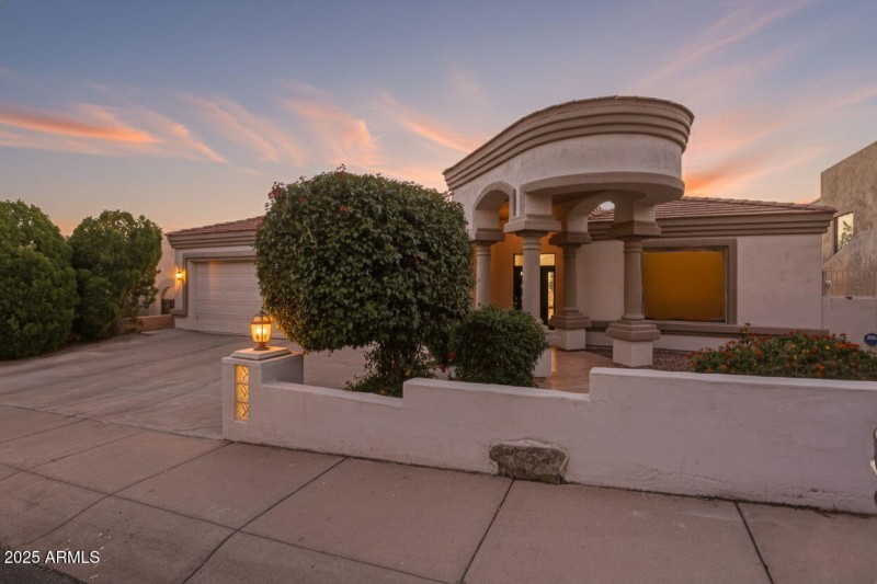 3-web-or-mls-18422 N 14th St Phoenix, AZ