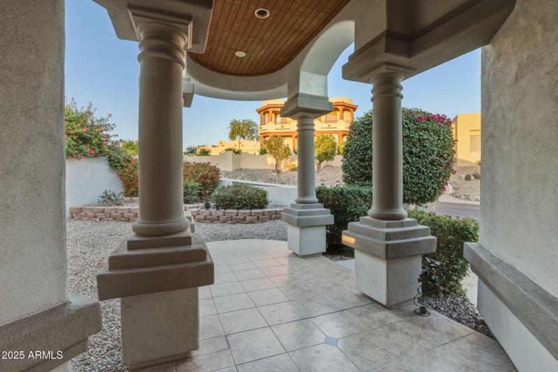 10-web-or-mls-18422 N 14th St Phoenix, A