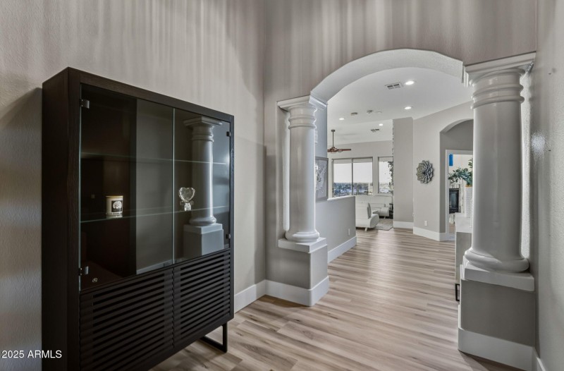 12-web-or-mls-18422 N 14th St Phoenix, A