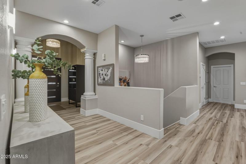 13-web-or-mls-18422 N 14th St Phoenix, A