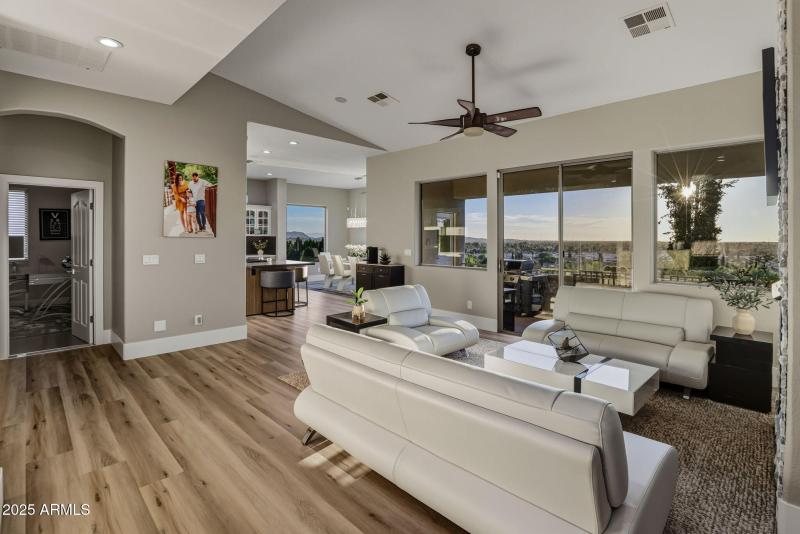 19-web-or-mls-18422 N 14th St Phoenix, A