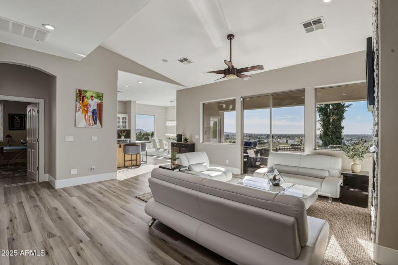 22-web-or-mls-18422 N 14th St Phoenix, A