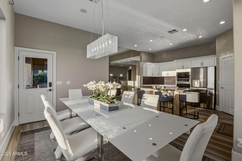 48-web-or-mls-18422 N 14th St Phoenix, A