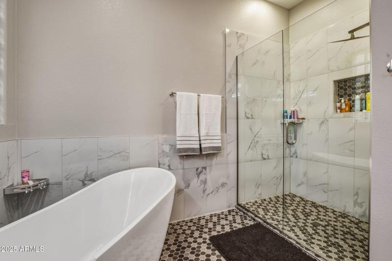 65-web-or-mls-18422 N 14th St Phoenix, A