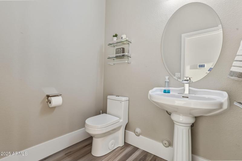 69-web-or-mls-18422 N 14th St Phoenix, A