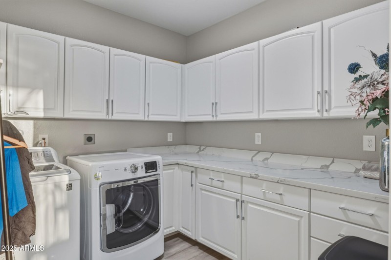 73-web-or-mls-18422 N 14th St Phoenix, A