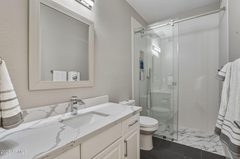 76-web-or-mls-18422 N 14th St Phoenix, A