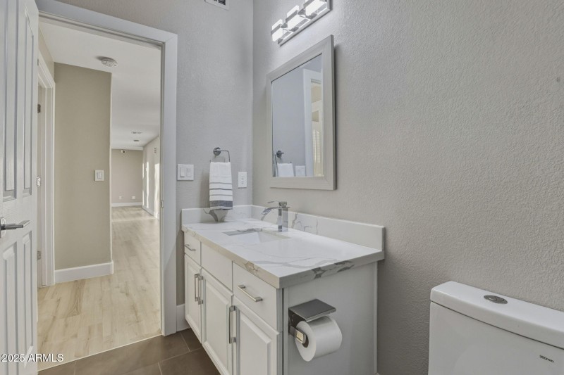 77-web-or-mls-18422 N 14th St Phoenix, A