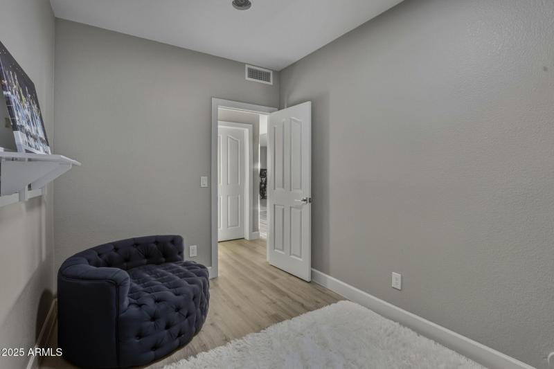 87-web-or-mls-18422 N 14th St Phoenix, A