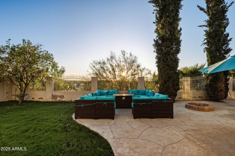 100-web-or-mls-18422 N 14th St Phoenix,