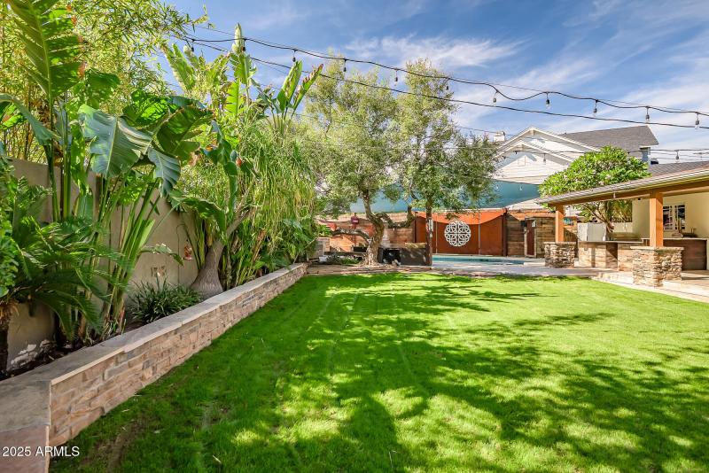 6CB38311-EC8C-4793-B516-8DE153592078