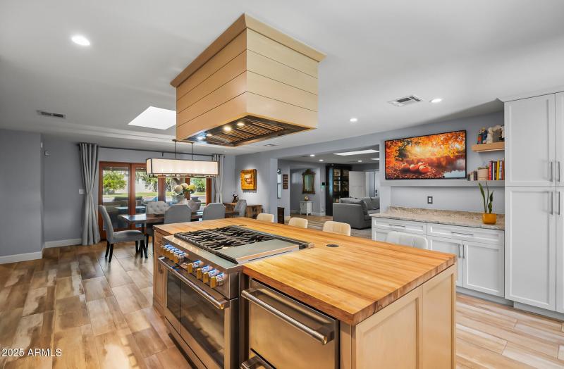 28D772D5-1997-46EC-9E8B-4307237105D7